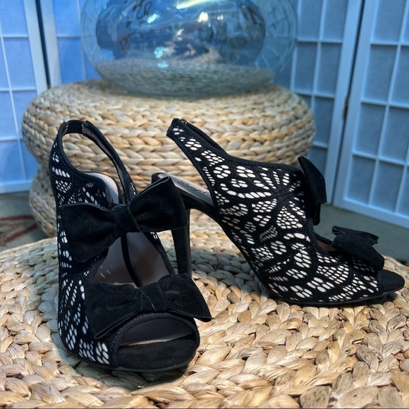 Seychelles Special Edition Bobbin Lace Pumps - Picture 7 of 12